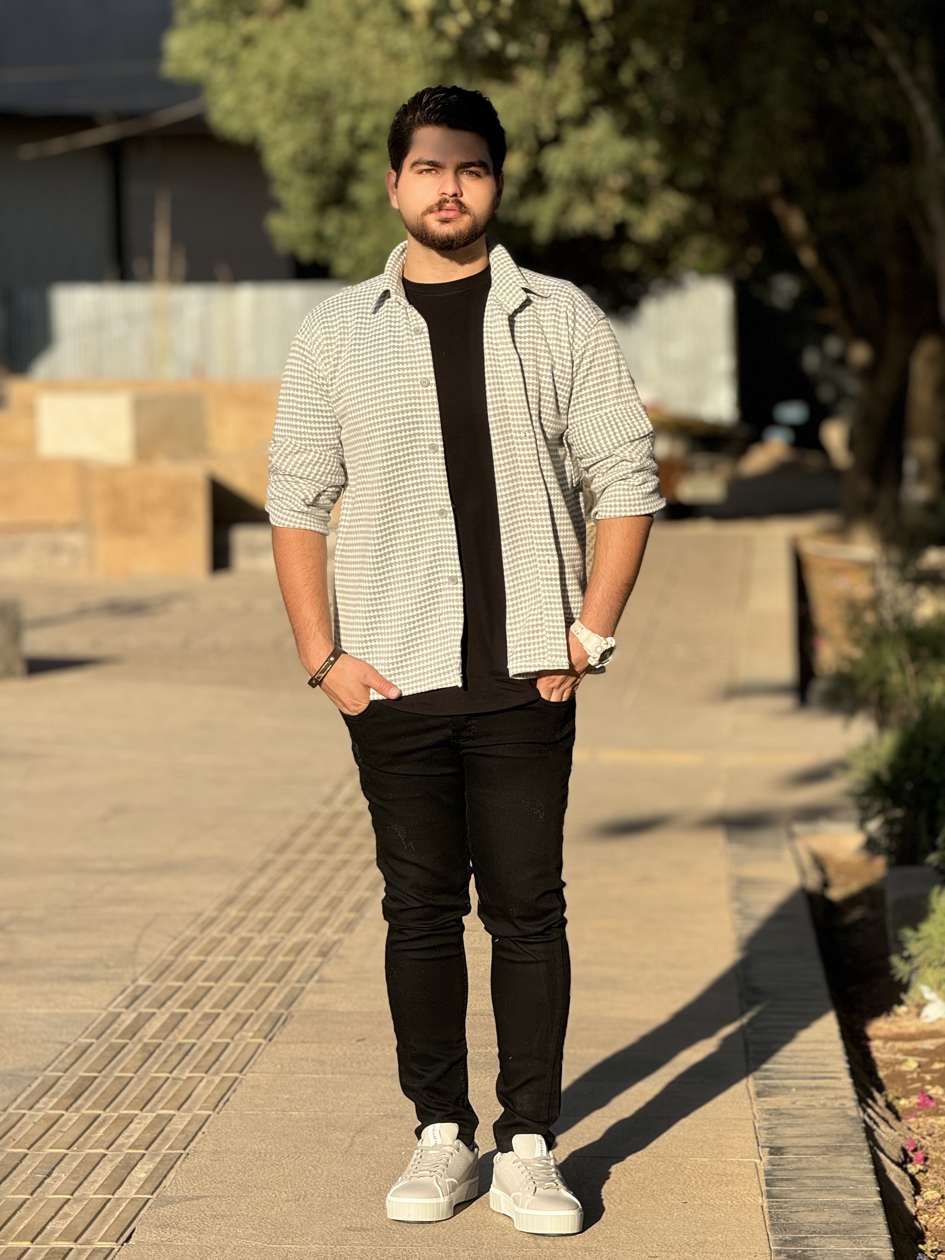 پیراهن پشمی رنگ سفید-طوسی